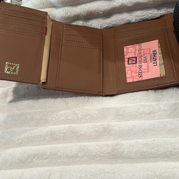 NWT Stone Mountain Bonded Leather Tri-Fold Wallet with 16 card slots,ID and Bill - Picture 4 of 6